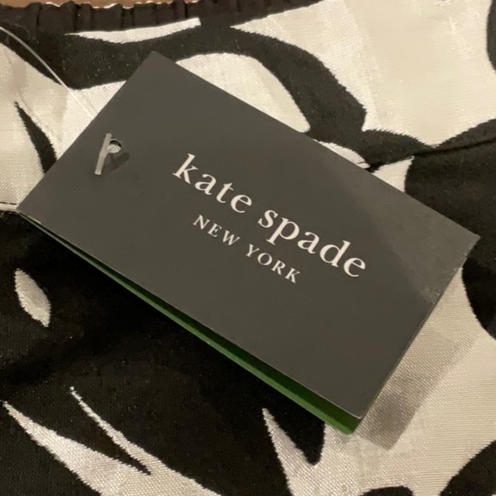 Kate Spade Monochrome Floral Pattern Shorts - Picture 2 of 2